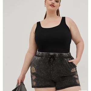 NWT-Gray wash dripping rose Lovesick short. Size 3. I LOVE mine they are so soft